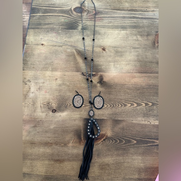 Pink panache earring and necklace set black and rose gold - Picture 3 of 3